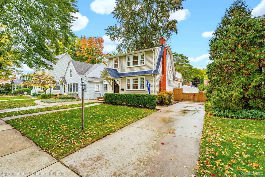 904 Edgewood DR, Royal Oak, MI 48067 - #2