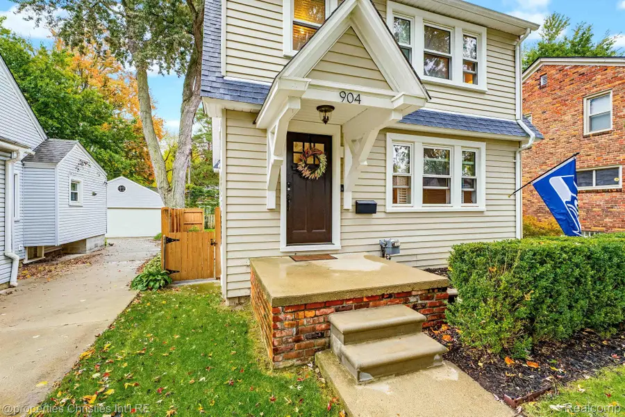 904 Edgewood DR, Royal Oak, MI 48067 - #3