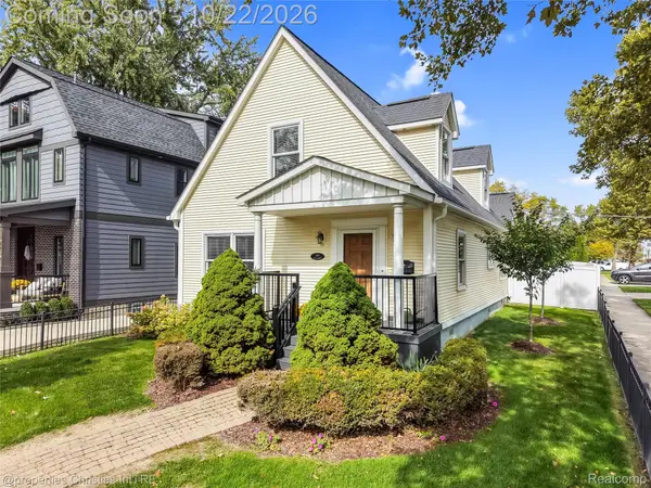 1999 Cole ST, Birmingham, MI 48009