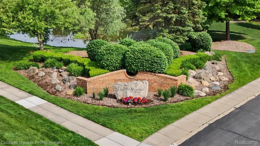 54762 Monarch DR, Utica, MI 48316 - #3