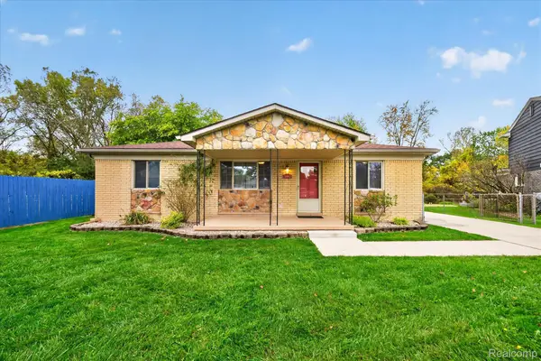 26402 Willow CV, Woodhaven, MI 48183