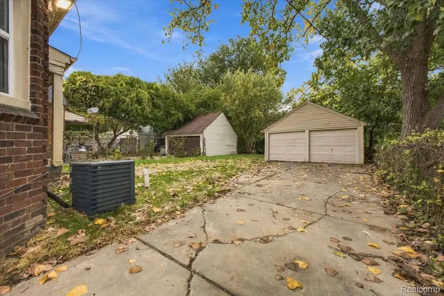 12191 E OUTER DR, Detroit, MI 48224 - #3