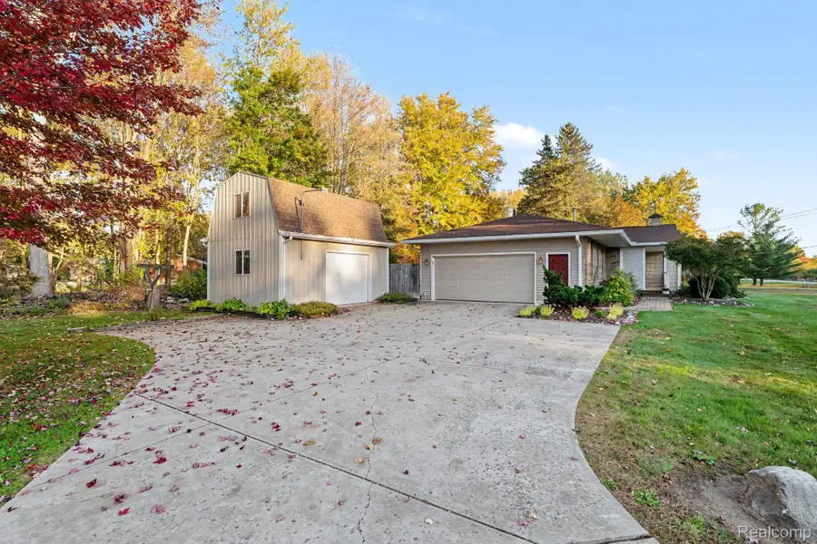 8085 Blackmar RD, Taymouth, MI 48415 - #2