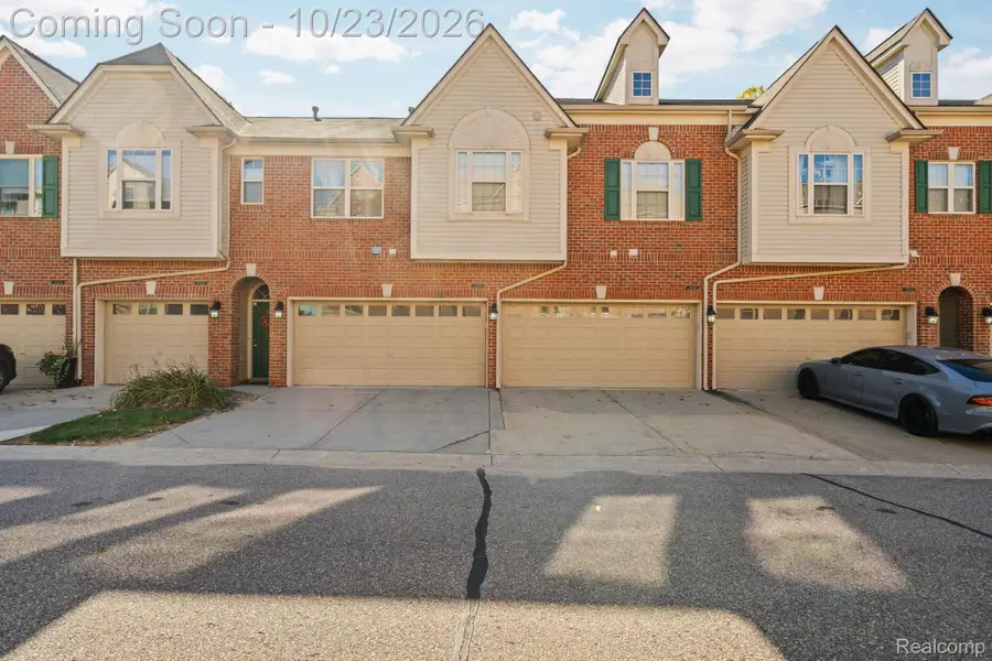 39688 Rockcrest LN, Northville, MI 48168 - #2