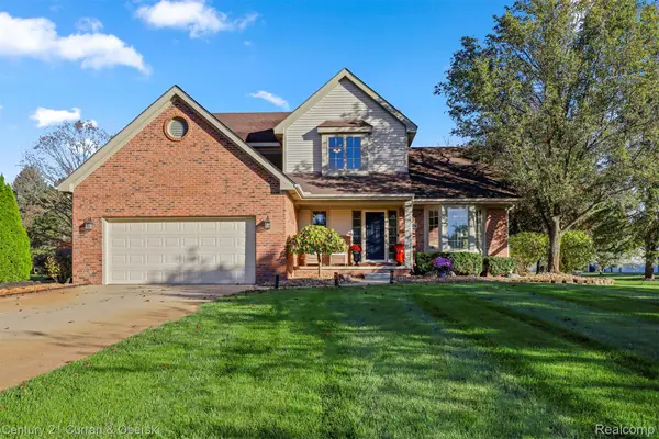9279 Azalea CT, Brighton, MI 48116