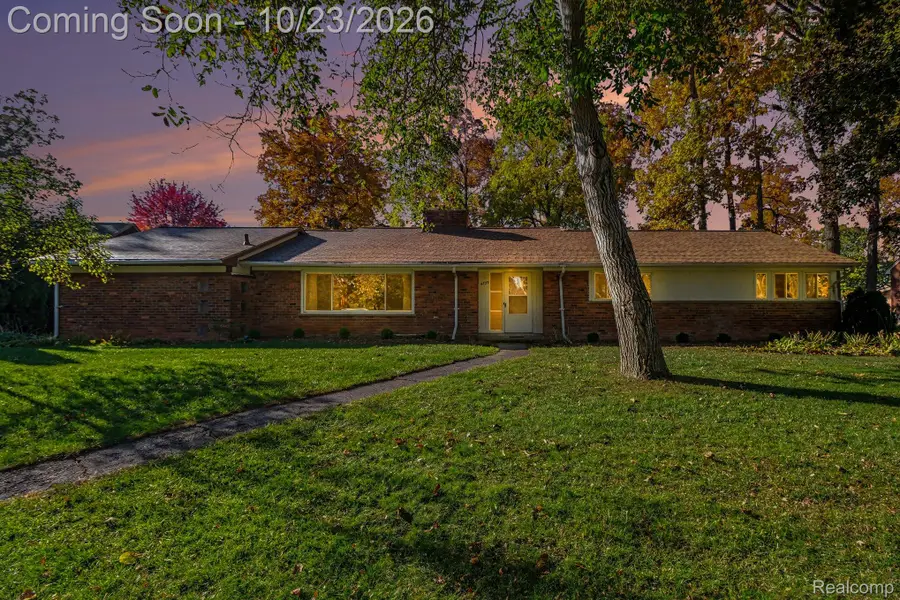 4739 Westlawn PKWY, Waterford, MI 48328 - #3