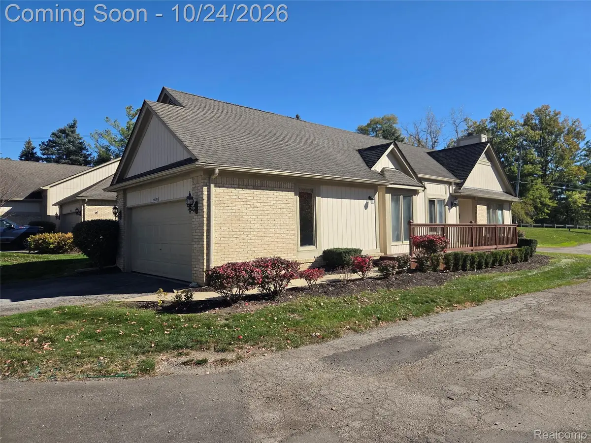 29470 Cove Creek LN, Farmington Hills, MI 48334 - #1