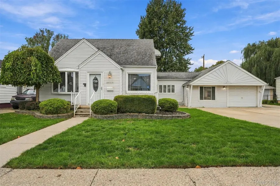24819 Laetham AVE, Eastpointe, MI 48021 - #2
