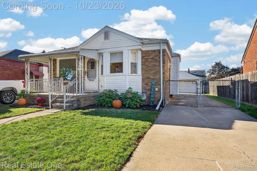 15203 Dasher AVE, Allen Park, MI 48101 - #2