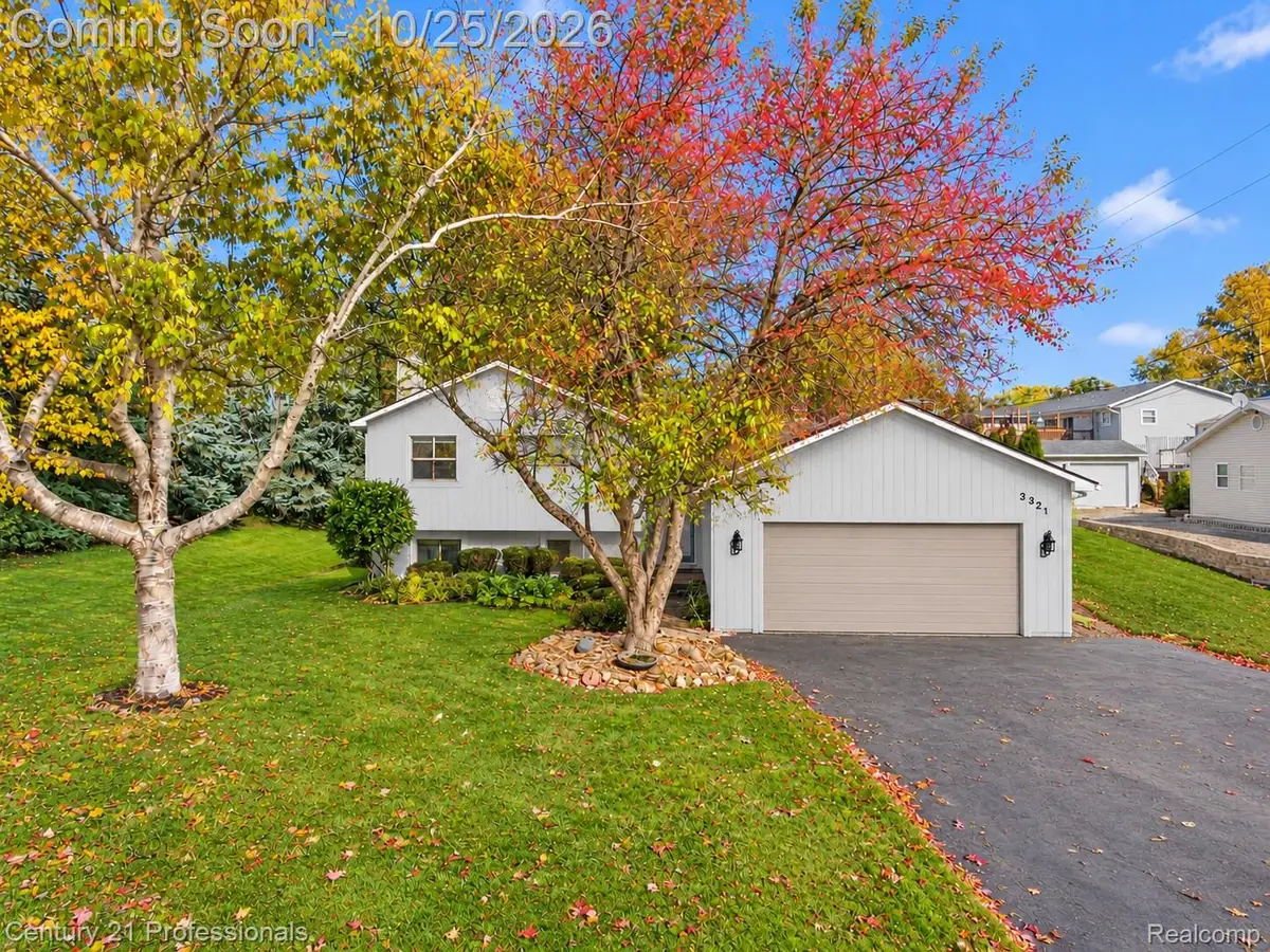 2321 Marwood DR, Waterford, MI 48328 - #1