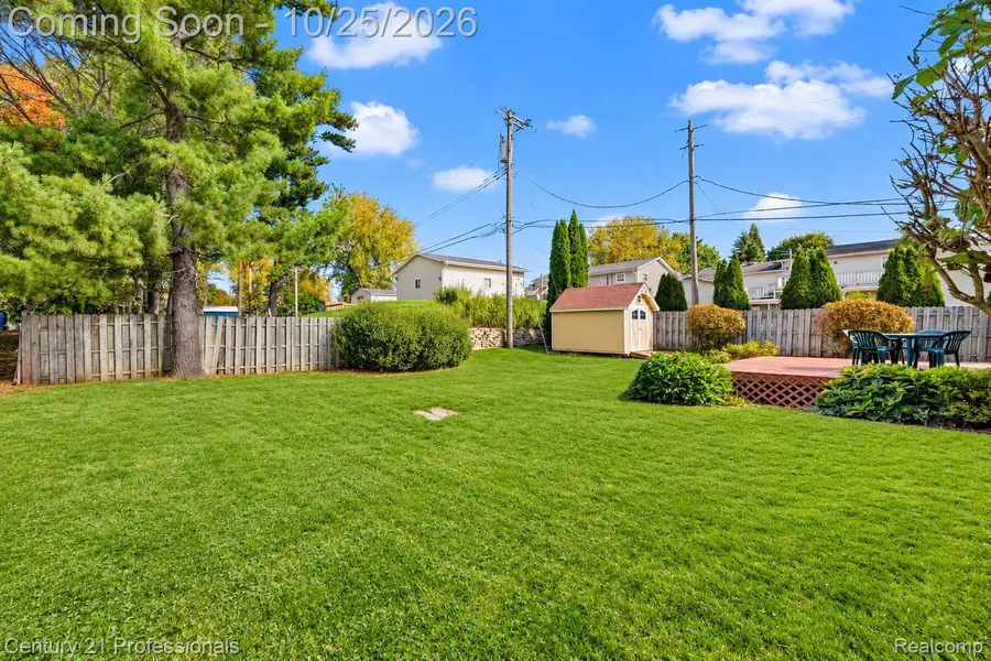 2321 Marwood DR, Waterford, MI 48328 - #3