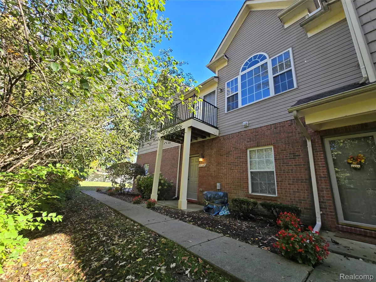 27248 Hidden Oaks DR, Trenton, MI 48183 - #1