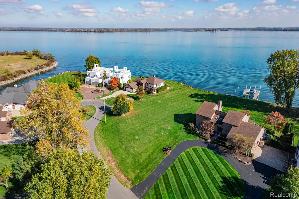 17505 Parke LN, Grosse Ile, MI 48138 - #1