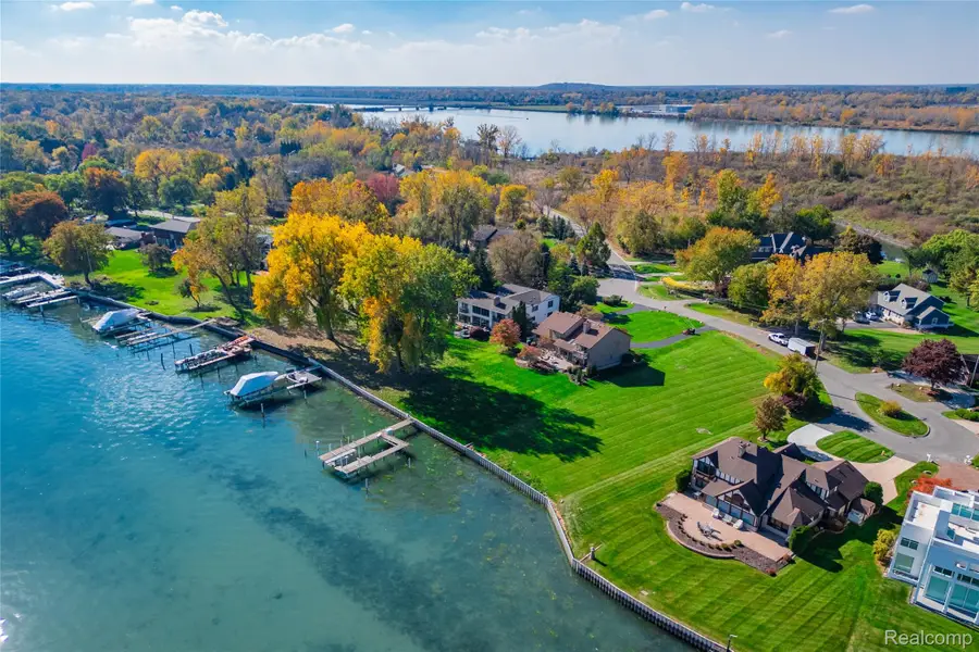 17505 Parke LN, Grosse Ile, MI 48138 - #3