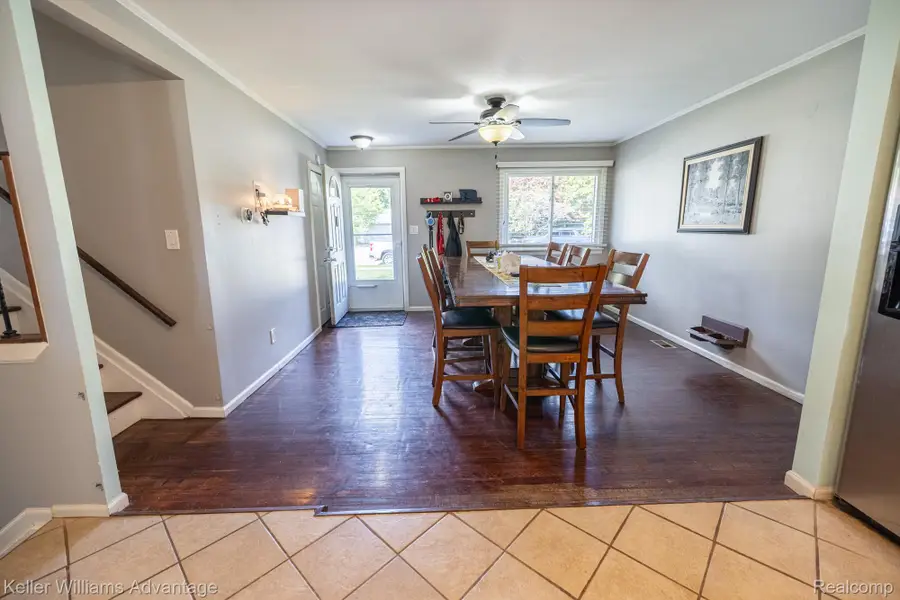 28417 Cambridge ST, Garden City, MI 48135 - #3