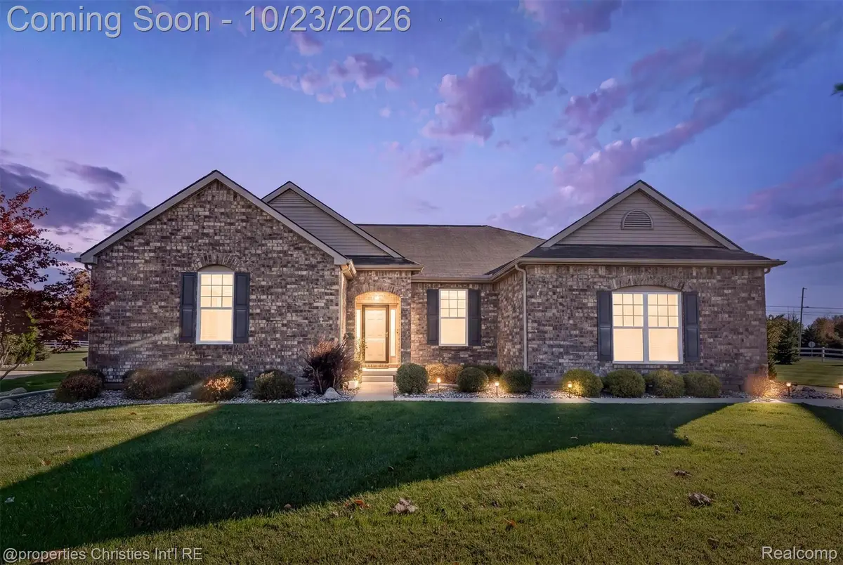 61119 Mustang DR, South Lyon, MI 48178 - #1