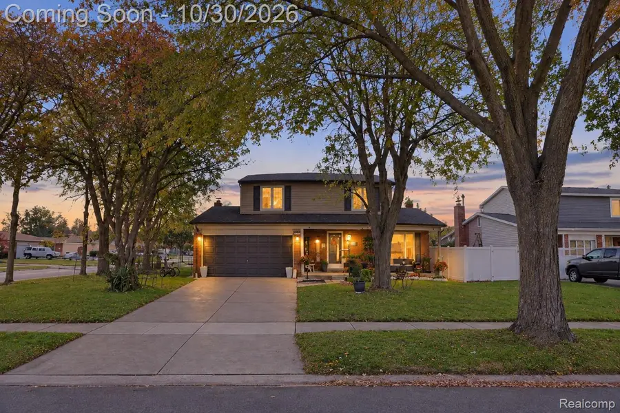 35833 Electra DR, Sterling Heights, MI 48312 - #2