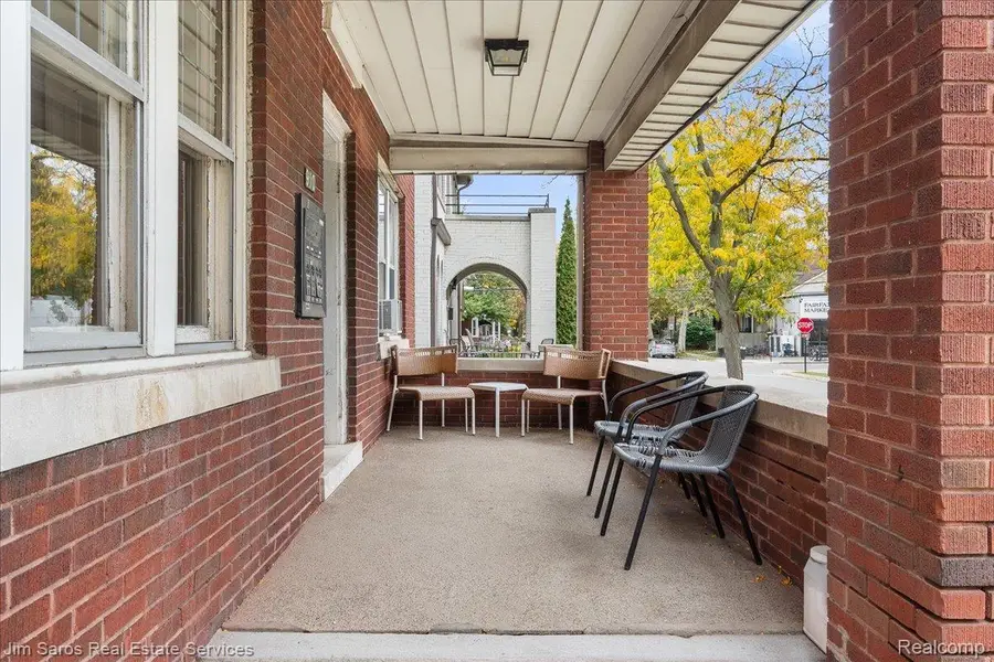 910 Beaconsfield AVE, Grosse Pointe Park, MI 48230 - #3