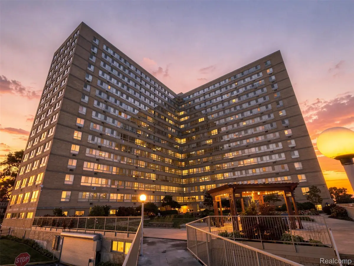 8900 E Jefferson AVE  # 1226, Detroit, MI 48214 - #1