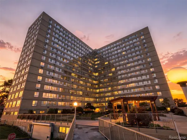 8900 E Jefferson AVE  # 1226, Detroit, MI 48214