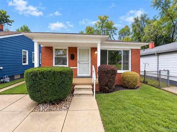 8865 Mettetal ST, Detroit, MI 48228