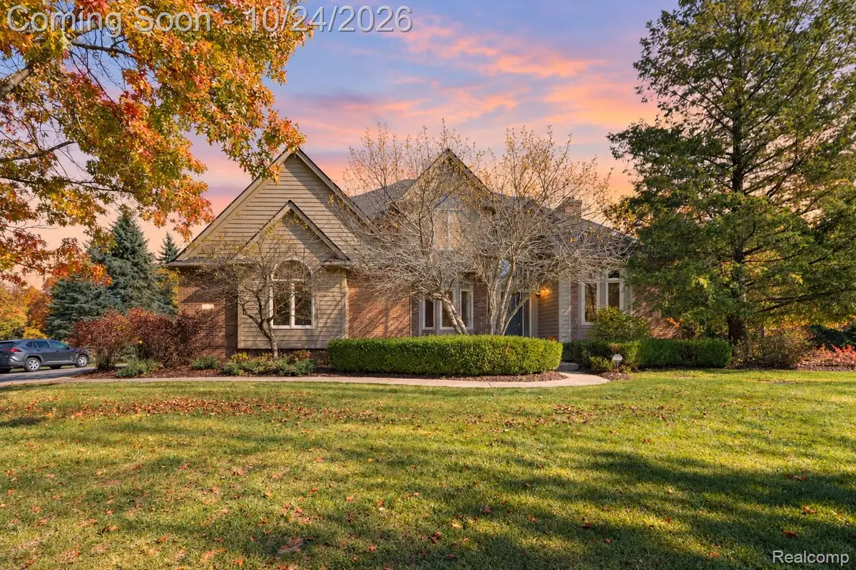 1872 Hidden Valley DR, Milford, MI 48380 - #1