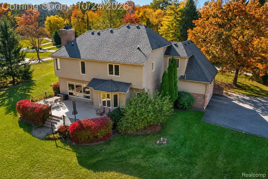1872 Hidden Valley DR, Milford, MI 48380 - #2