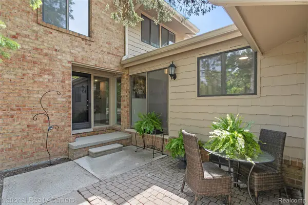 7103 Pebble Park DR, WestBloomfield, MI 48322