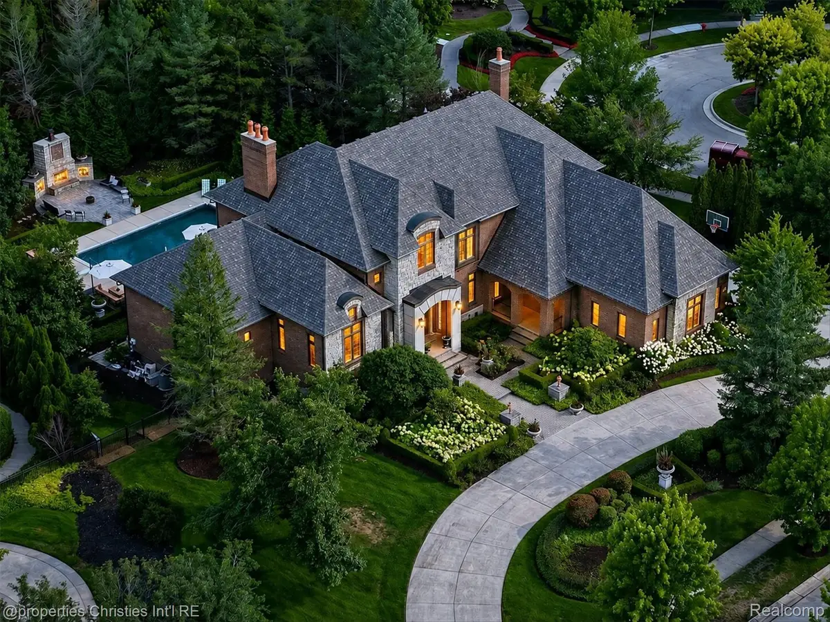 47825 Bellagio DR, Northville, MI 48167 - #1