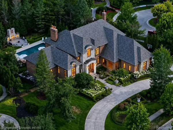 47825 Bellagio DR, Northville, MI 48167