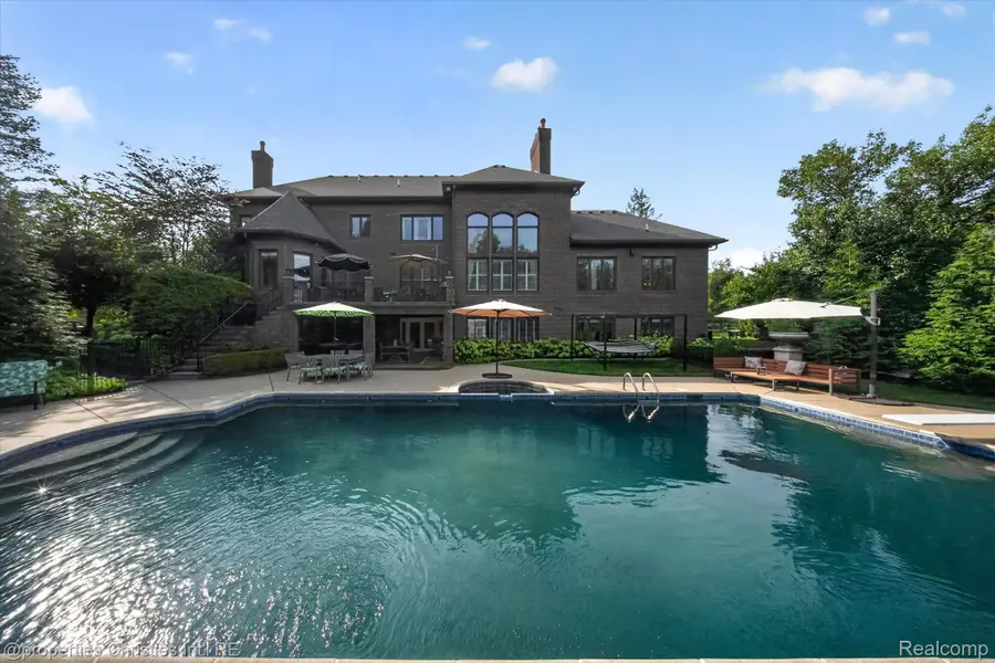 47825 Bellagio DR, Northville, MI 48167 - #3
