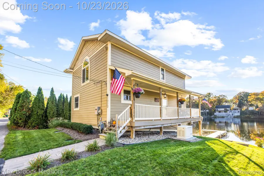 1023 Pearson DR, Milford, MI 48381 - #2