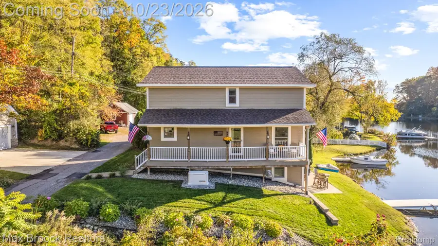 1023 Pearson DR, Milford, MI 48381 - #3