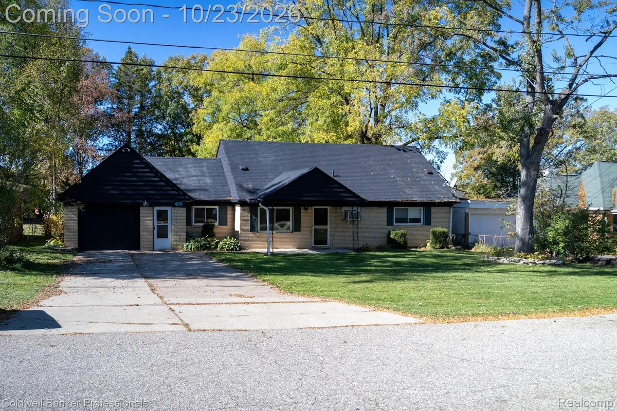 5414 Revere ST, Grand Blanc, MI 48439 - #1