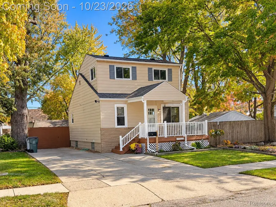 23076 Hoover AVE, Hazel Park, MI 48030 - #3
