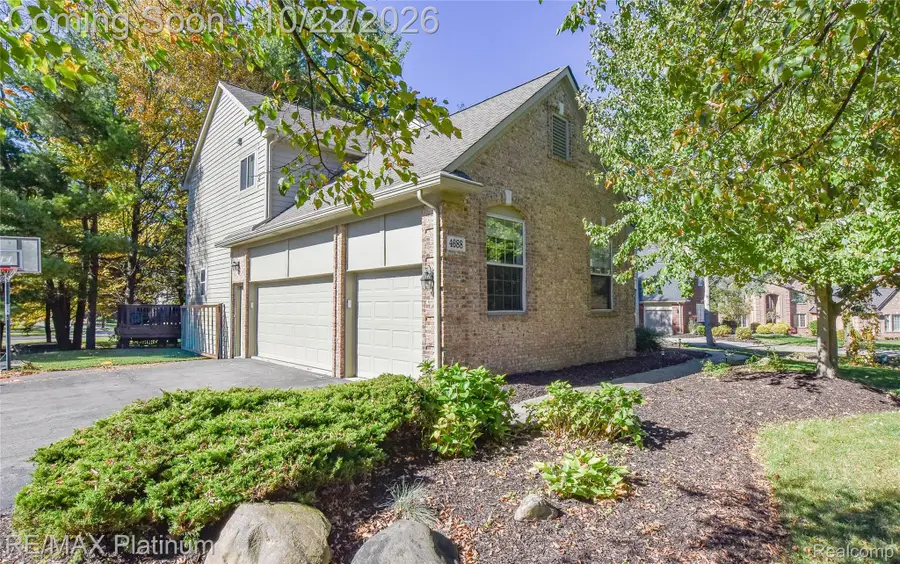 4688 McDonald CT, Brighton, MI 48116 - #2