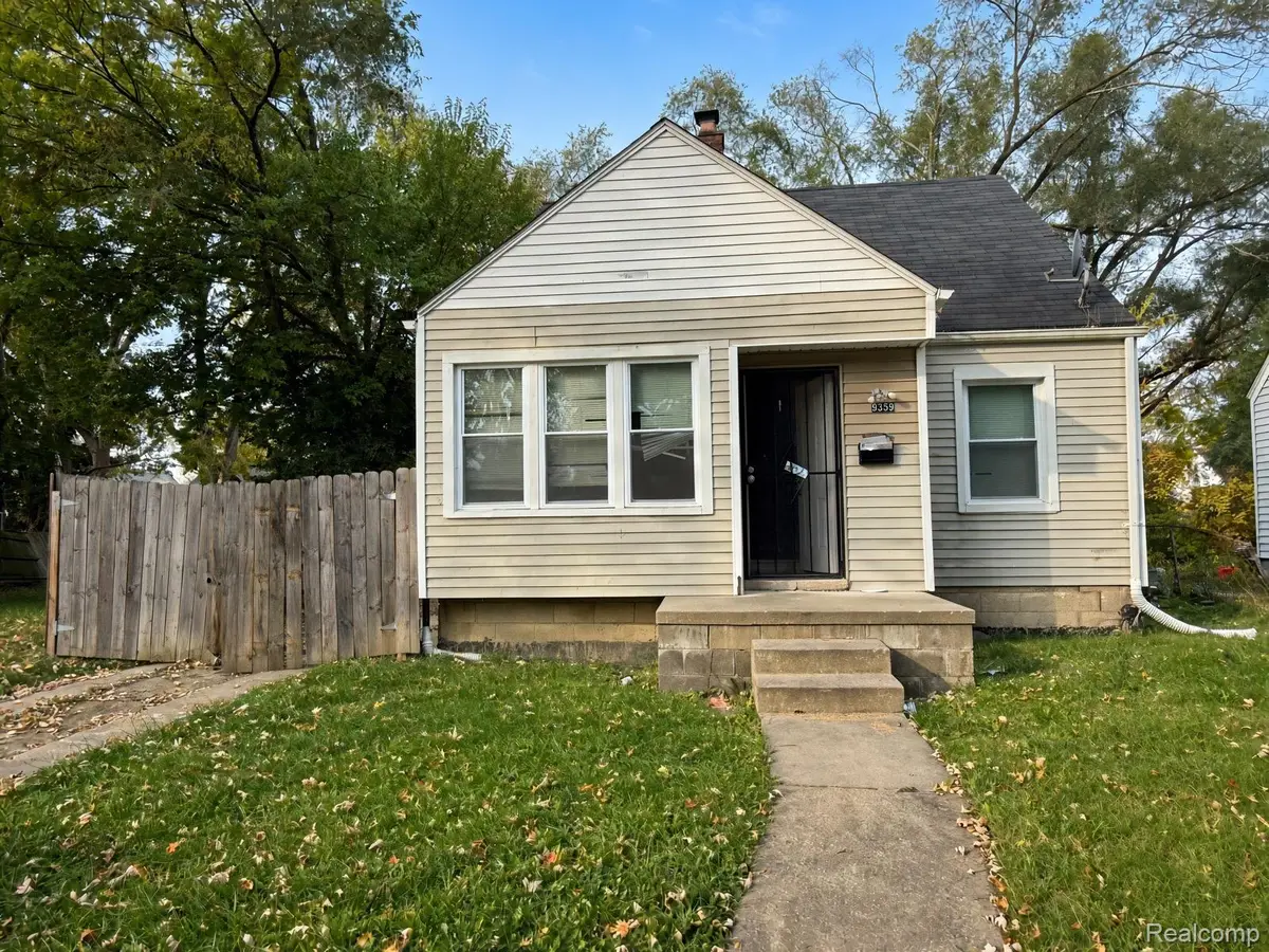 9355 Pierson ST, Detroit, MI 48228 - #1