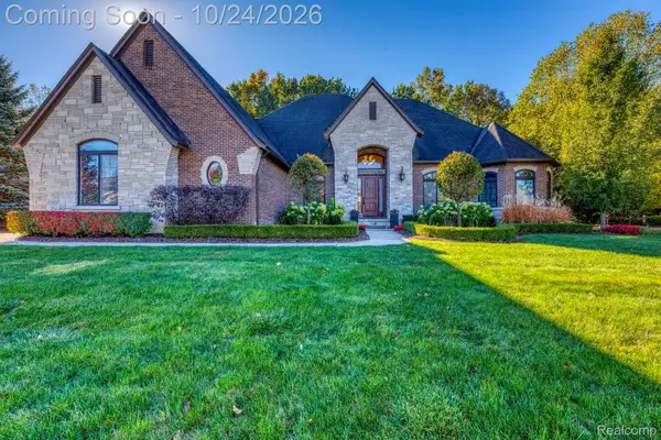 13050 Burningwood DR E, Washington, MI 48094