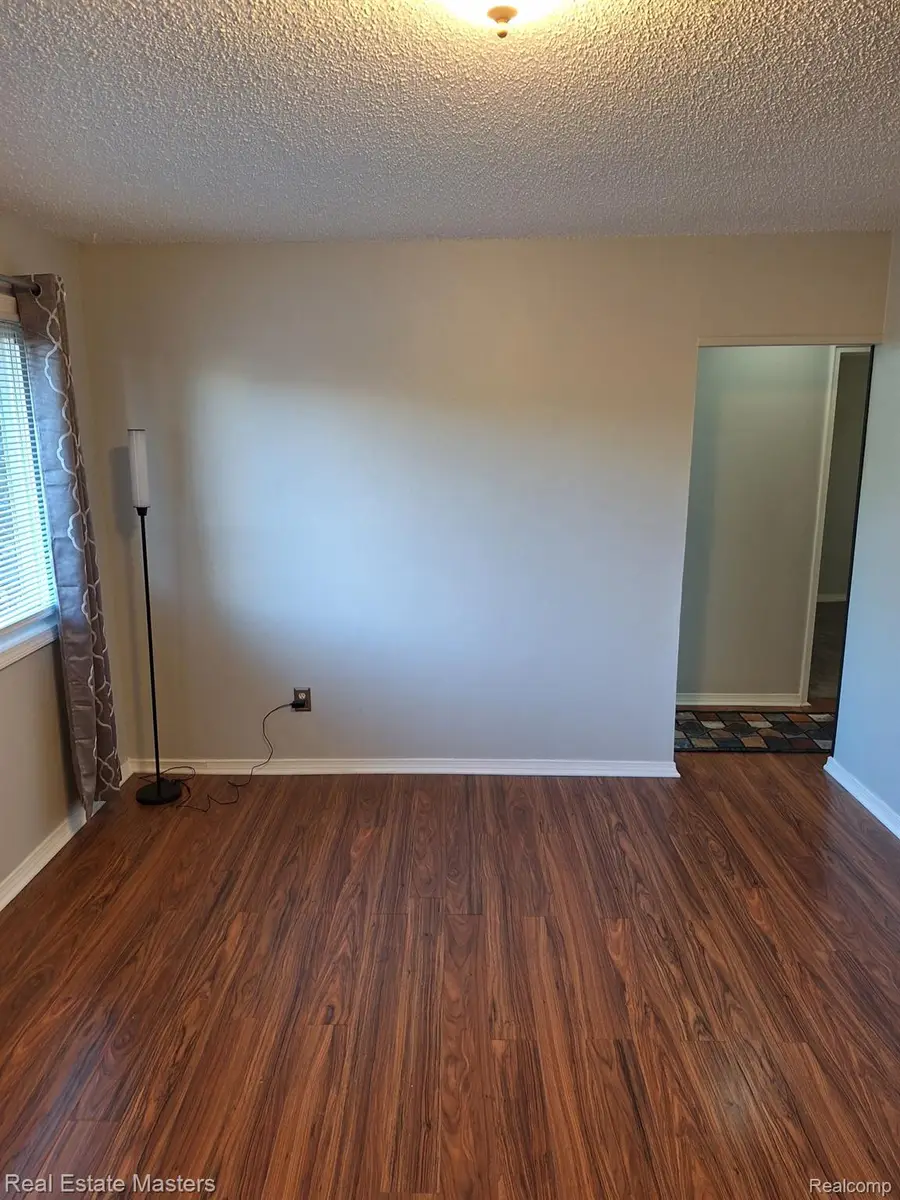 1412 E Woodruff AVE, Hazel Park, MI 48030 - #3