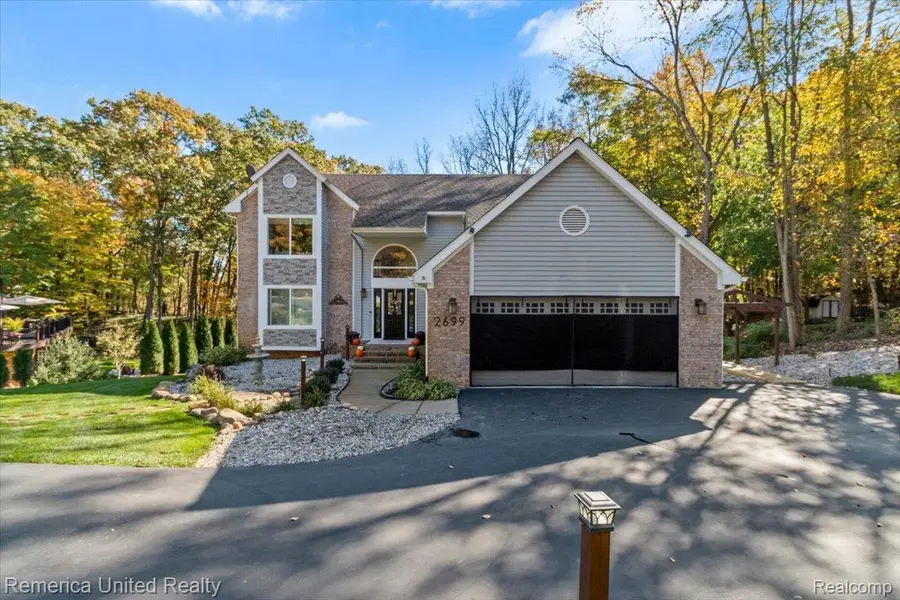 2699 Kathleen DR, Brighton, MI 48114 - #2