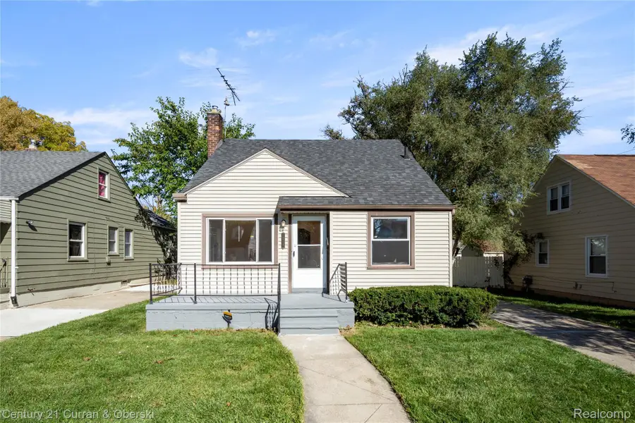 19757 Kingsville ST, Harper Woods, MI 48225 - #2