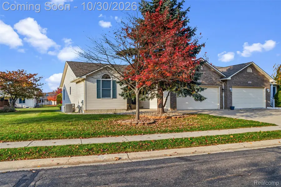 4386 Springbrook DR, Swartz Creek, MI 48473 - #2