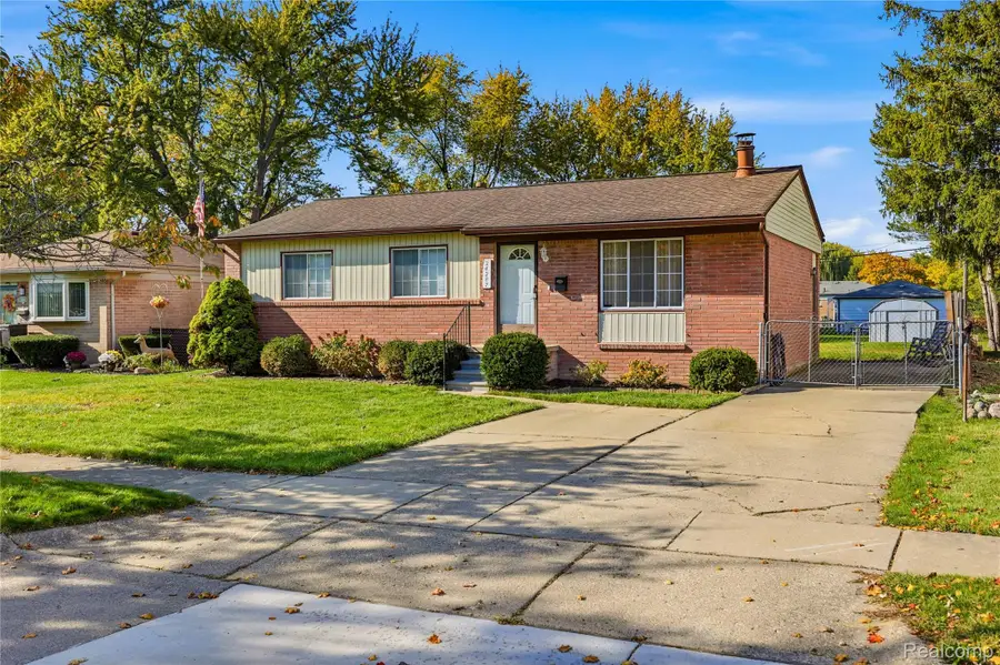 24287 Eleanor AVE, Warren, MI 48089 - #2