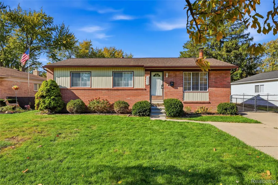 24287 Eleanor AVE, Warren, MI 48089 - #3
