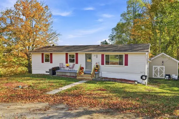 1643 County Farm RD, Howell, MI 48843