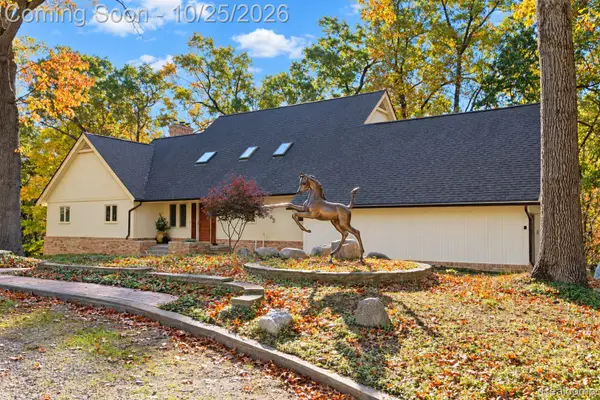 800 Carlson DR, Ortonville, MI 48462