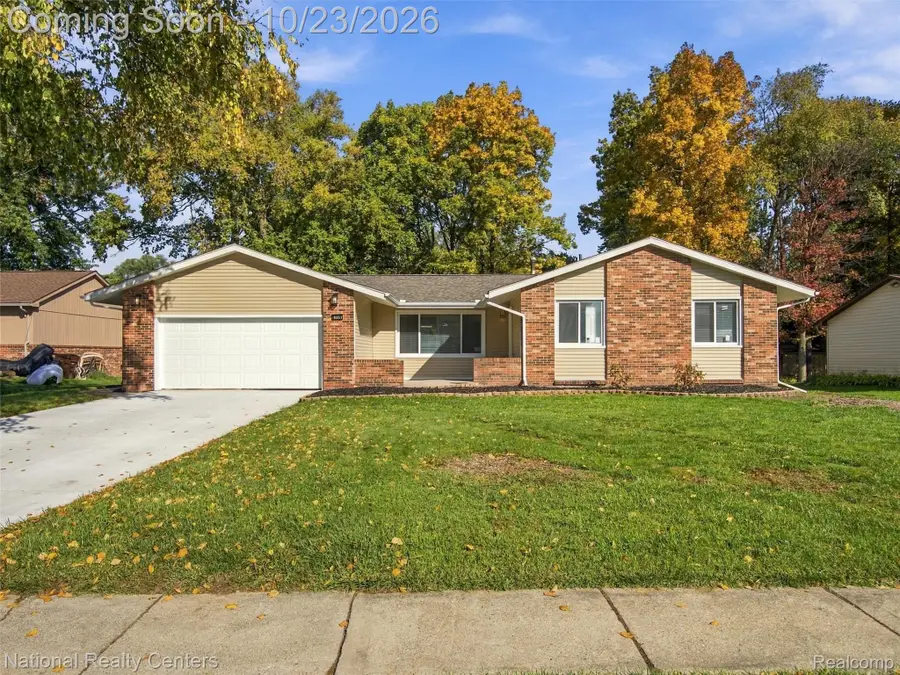 8651 Messmore RD, Shelby, MI 48317 - #2