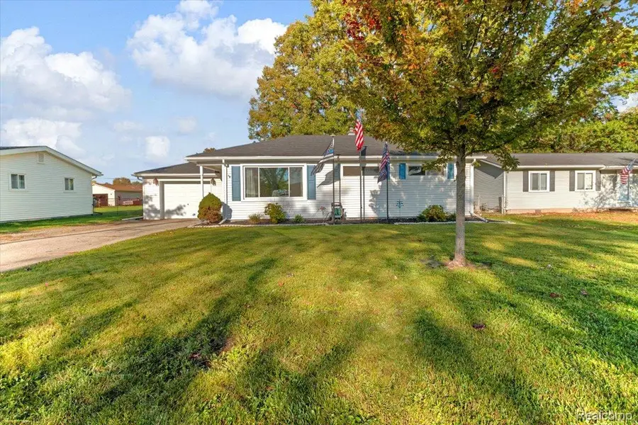 26650 Emma AVE, Flat Rock, MI 48134 - #3