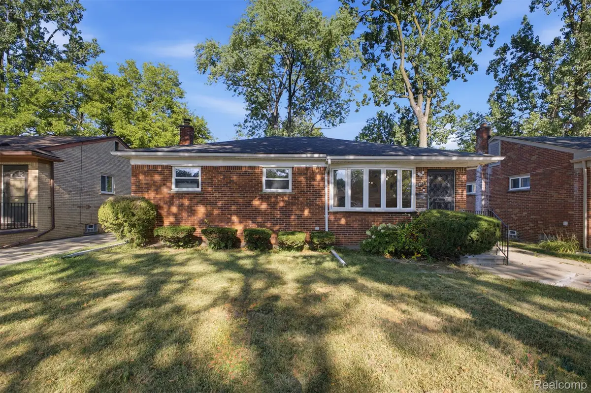 21840 Kenosha ST, Oak Park, MI 48237 - #1