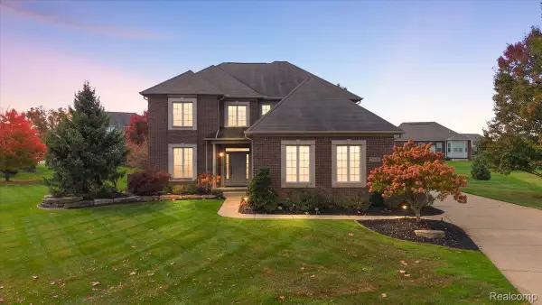 26690 Kentucky CT, SouthLyon, MI 48178